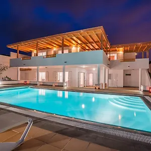 Villa Dedalos - A Luxury Large With A Heated Pool In